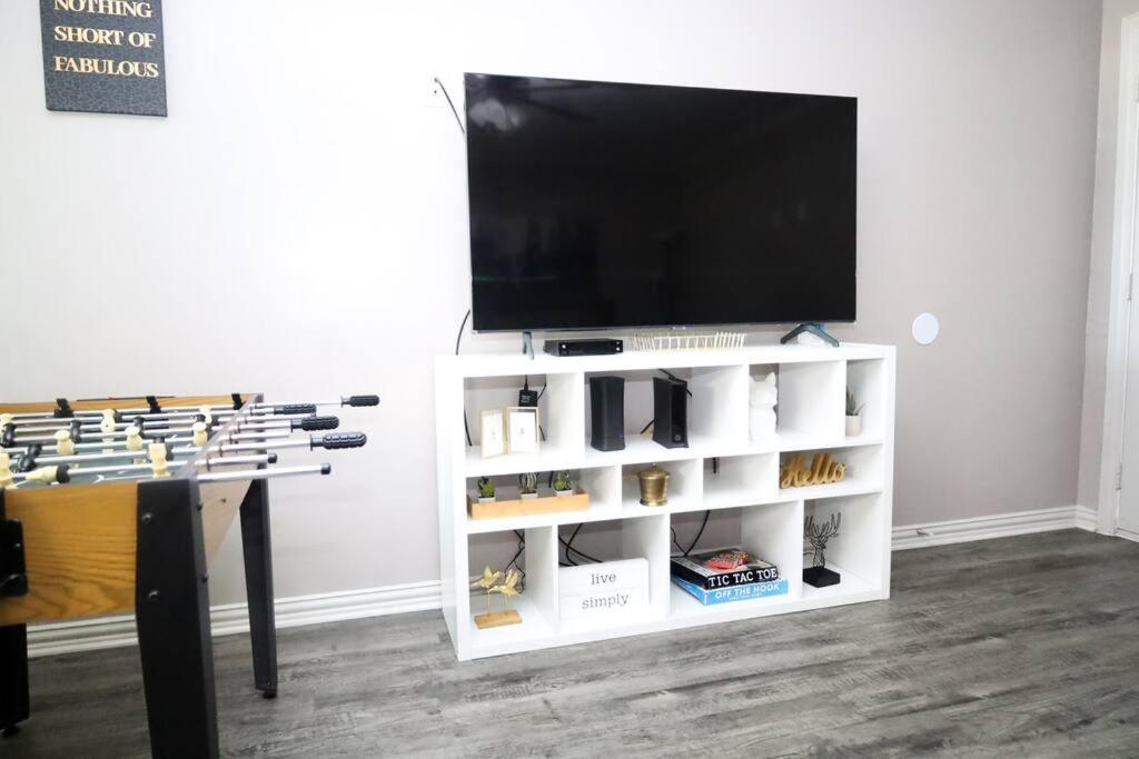 Comfy Two-Bedroom Apartment In อาร์ลิงตัน ภายนอก รูปภาพ